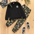 2pcs Kid Boy Letter Print Black Pullover Sweatshirt and Camouflage Print Pants Set Black