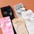 Conjunto de meias compridas com nervuras de decoração de laço de bebê de 5 pares Multicolorido image 5