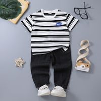 2pcs Toddler Boy Trendy Black Denim Jeans and Stripe Tee Set
