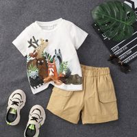 2pcs Toddler Boy Playful Animal Print Tee and Pocket Design Cargo Shorts Set