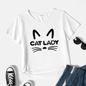 Damen Grafikgröße Katzen- und Buchstabendruck V-Ausschnitt Kurzarm-T-Shirt