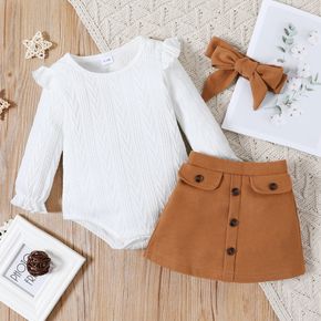3-teiliges Baby-Mädchen gerüschtes Zopfmuster strukturierter weißer Pullover, brauner Rock mit Knopfdesign und Stirnband-Set