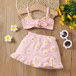 2pcs Baby Girl All Over Daisy Print Pink Crepe Knot Front Camisole and Ruched Ruffle Skirt Set