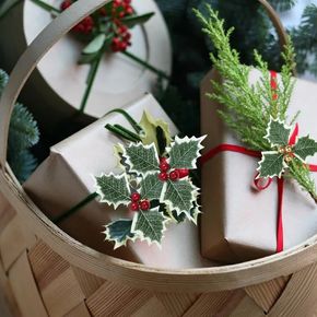 5-pack Christmas Simulation Small Red Fruit Green Leaves Christmas tree garland accessories Branch Gift Box Decoration Christmas Decoration