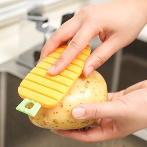 Vegetable Brush Carrots Shape Flexible Bendable Fruit Vegetable Brushes for Food Cleaning Tools