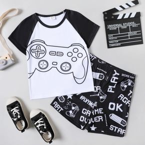 2-piece Kid Boy Game Console Print Raglan Sleeve Tee and Letter Print Shorts Set