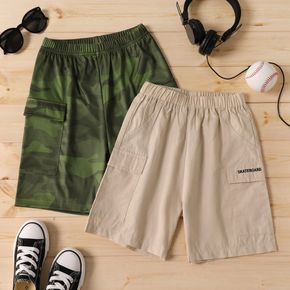 Kid Boy Camouflage Print/Letter Embroidered Pocket Design Elasticized Cargo Shorts
