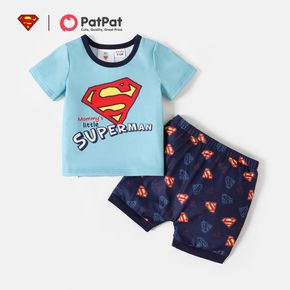 Superman 2-teiliges Kurzarm-Grafik-T-Shirt für Jungen und Shorts mit Allover-Print