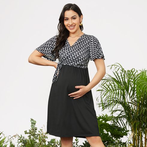 Nursing Geometry Panel Side Belted Short-sleeve Dress