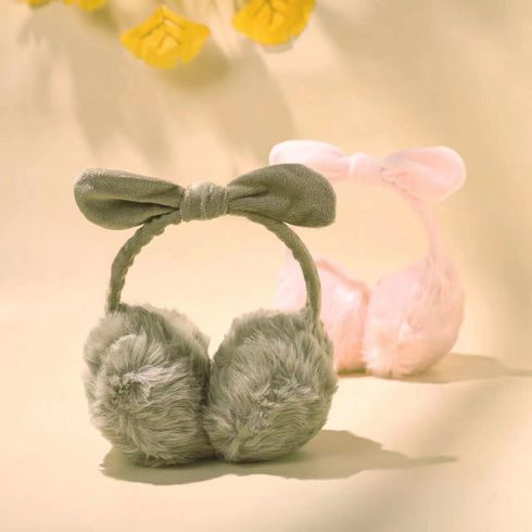 orejeras esponjosas con decoración de lazo para niños