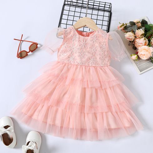 فستان مثل الرياح طفلة صغيرة الأزهار مطرزة شبكة الطبقات فستان وردي قصير الأكمام