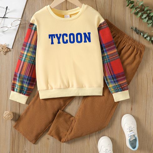 2pcs Kid Boy Letter Print Plaid Splice Pullover Sweatshirt and Brown Pants Set