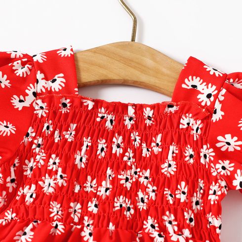 Baby Girl Allover Daisy Floral Print Puff-sleeve Shirred Dress Red big image 3