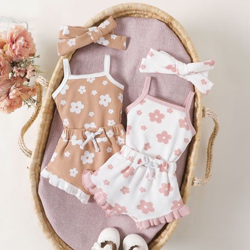 3pcs Baby Girl 3-piece Floral Print Textured Cami Romper and Ruffled Shorts & Headband Set Pink big image 2
