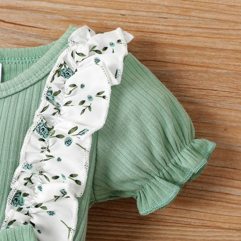 2pcs Baby Girl Ruffle Ribbed Allover Floral Print Puff-sleeve Romper and Headband Set Green big image 3