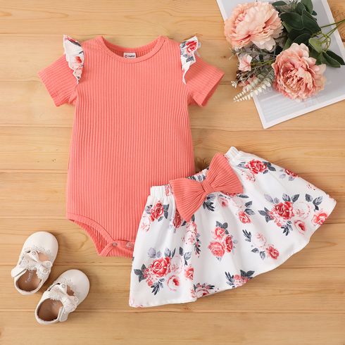 2pcs Baby Girl Ruffle Ribbed Short-sleeve Romper and Allover Floral Print Bow Decor Skirt Set