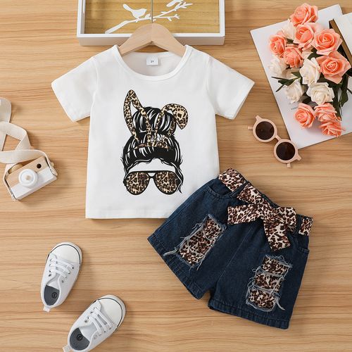 2pcs Toddler Girl Trendy 100% Cotton Leopard Ripped Belted Denim Shorts and Figure Print Tee Set