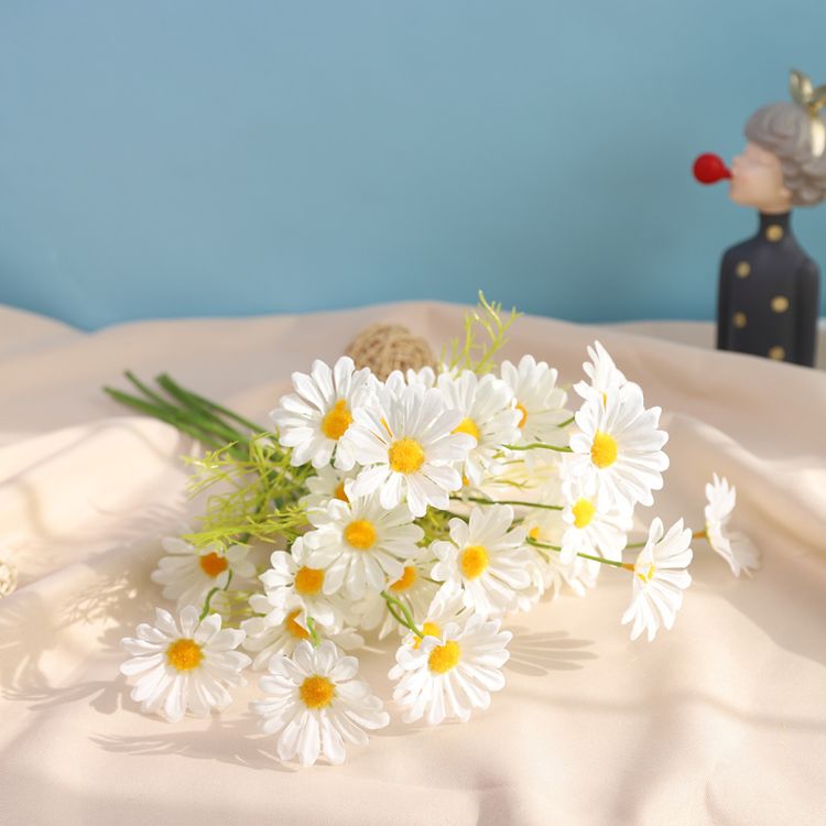 5 Artificial Small Daisies Flowers Bouquet Cloth Daisy for Home Table Office Decoration White