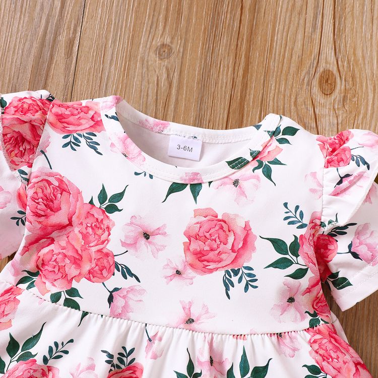 2pcs Baby Girl 95% Cotton Ripped Denim Shorts and Allover Floral Print Ruffle Short-sleeve Top Set Pink