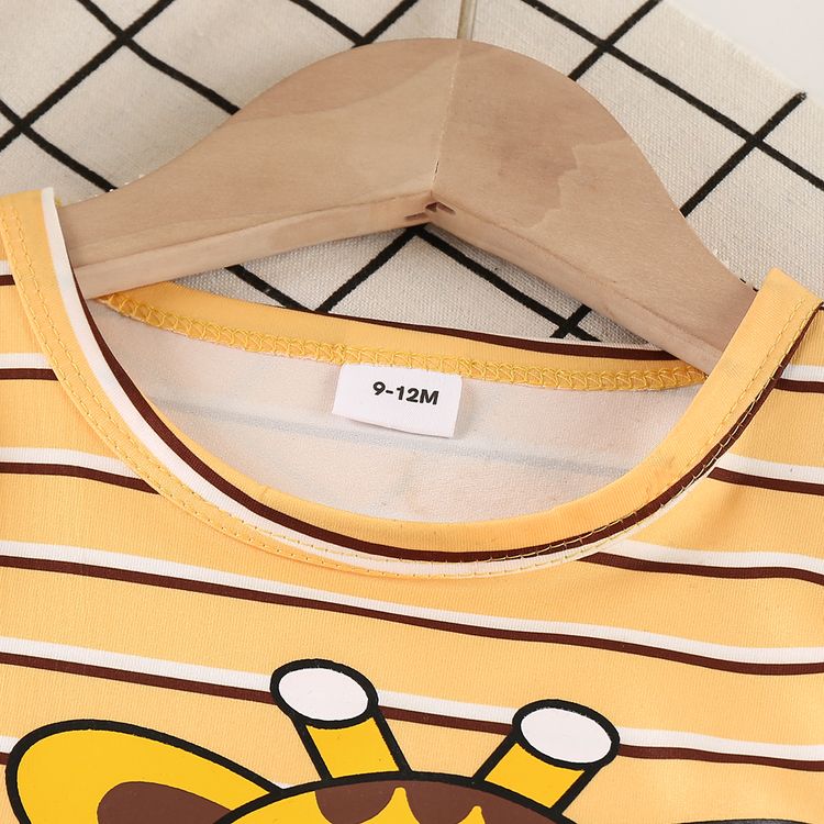 2pcs Baby Boy/Girl Cartoon Giraffe Print Striped Short-sleeve Tee and Denim Shorts Set Yellow