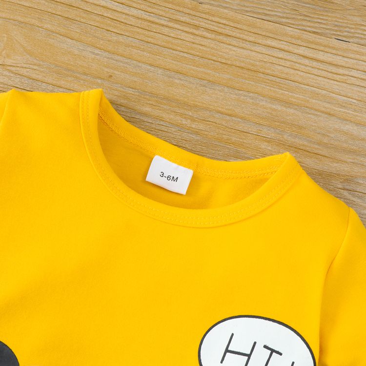 2pcs Baby Boy/Girl Cartoon Panda Print Yellow Short-sleeve T-shirt and Striped Shorts Set Yellow