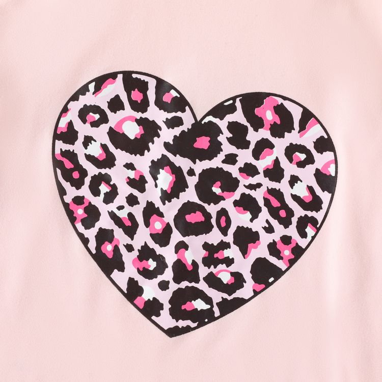 2-piece Kid Girl Leopard Heart Print Tee and Ripped Denim Shorts Set Pink