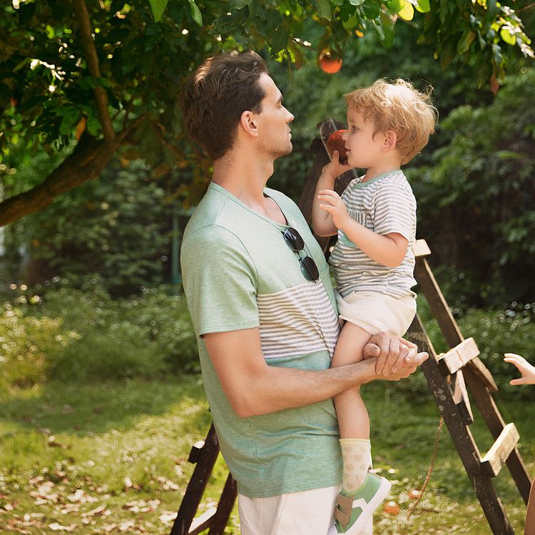 Family Matching Green Halter Neck Sleeveless Drawstring Dresses and Striped Splicing Short-sleeve T-shirts Sets Green