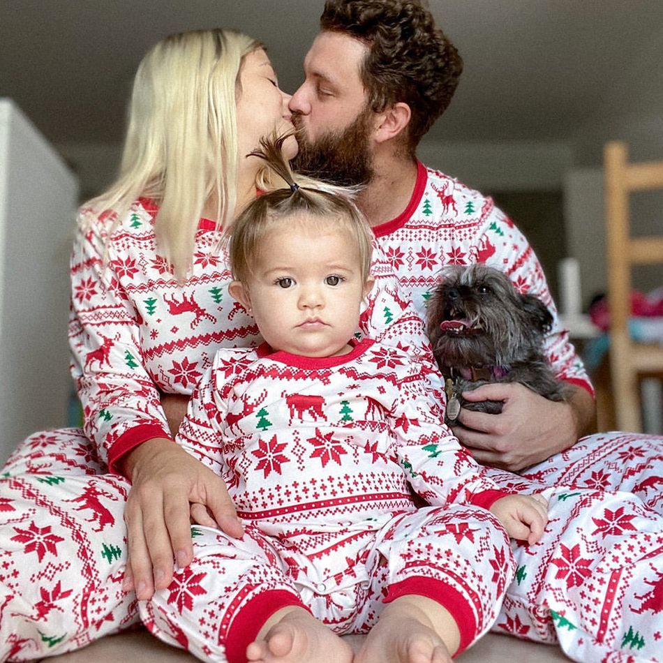 Christmas Reindeer and Snowflake Patterned Family Matching Pajamas Sets(Flame Resistant) Red/White