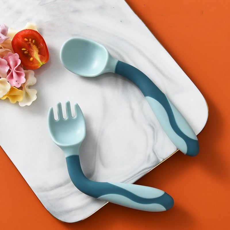 2 PC-Silikon Löffel für Babyutensilien gesetzt Hilfs Lebensmittel Kleinkind lernt biegbar weiche Gabel Kleinkinder Geschirr zu essen Ausbildung blau big image 2