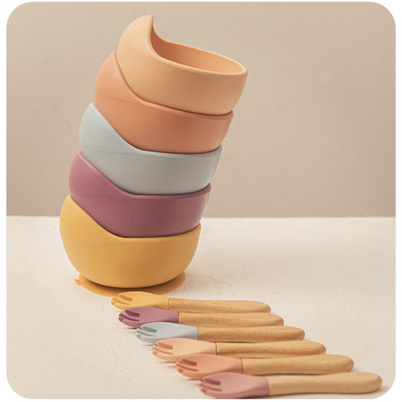 Ciotola e cucchiaio di aspirazione in silicone per bambini in confezione da 2 con manico in legno stoviglie per bambini e neonati set di utensili per l'alimentazione automatica per l'auto-allenamento Rosa Chiaro big image 8