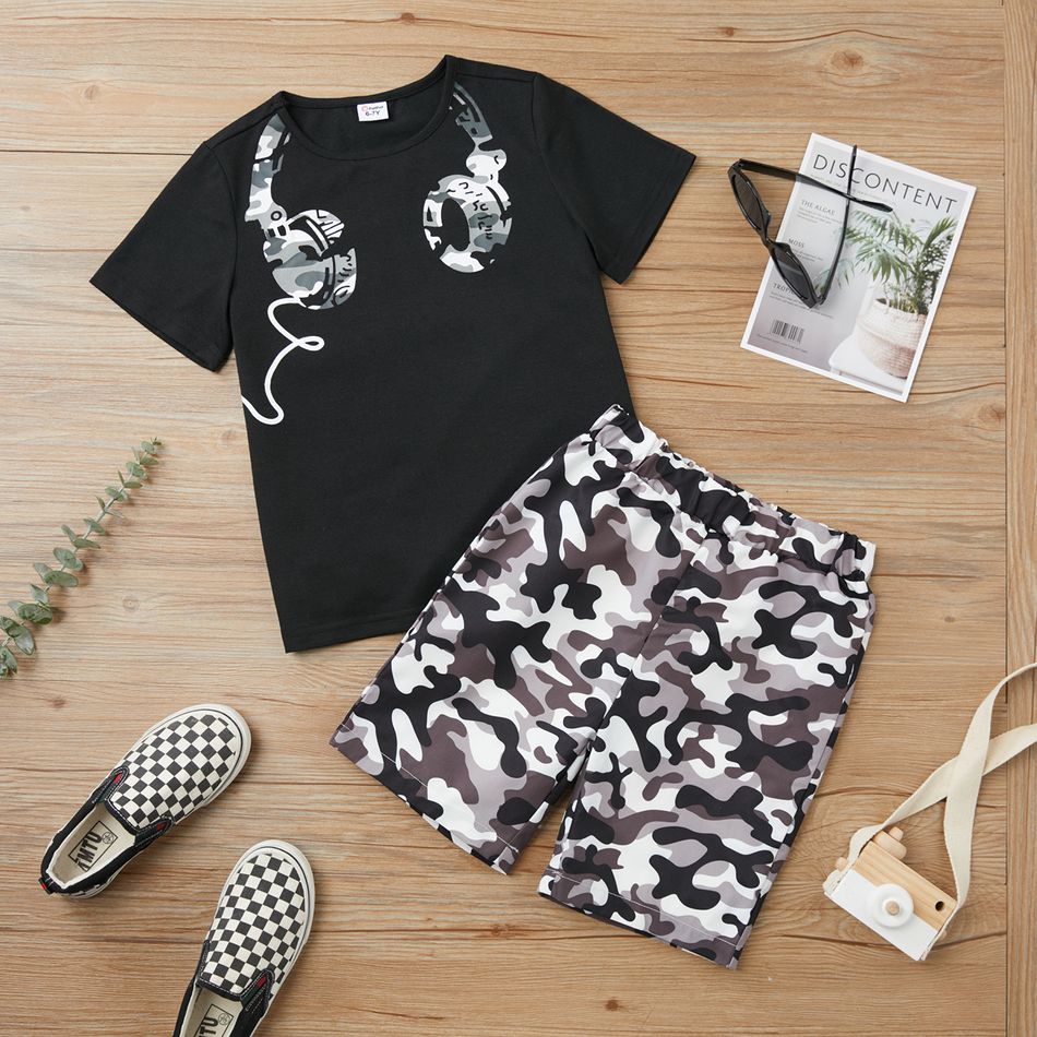 2pcs Kid Boy Headphone Print Short-sleeve Black Tee and Camouflage Print Shorts Set Black