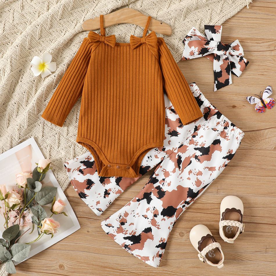 3pcs Baby Girl Solid Rib Knit Bow Front Spaghetti Strap Long-sleeve Romper and Allover Print Flared Pants with Headband Set Brown big image 1
