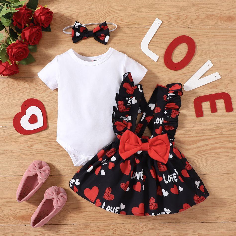 3pcs Baby Girl Allover Heart & Letter Print Ruffle Trim Suspender Skirt and Solid Short-sleeve Romper with Headband Set Black