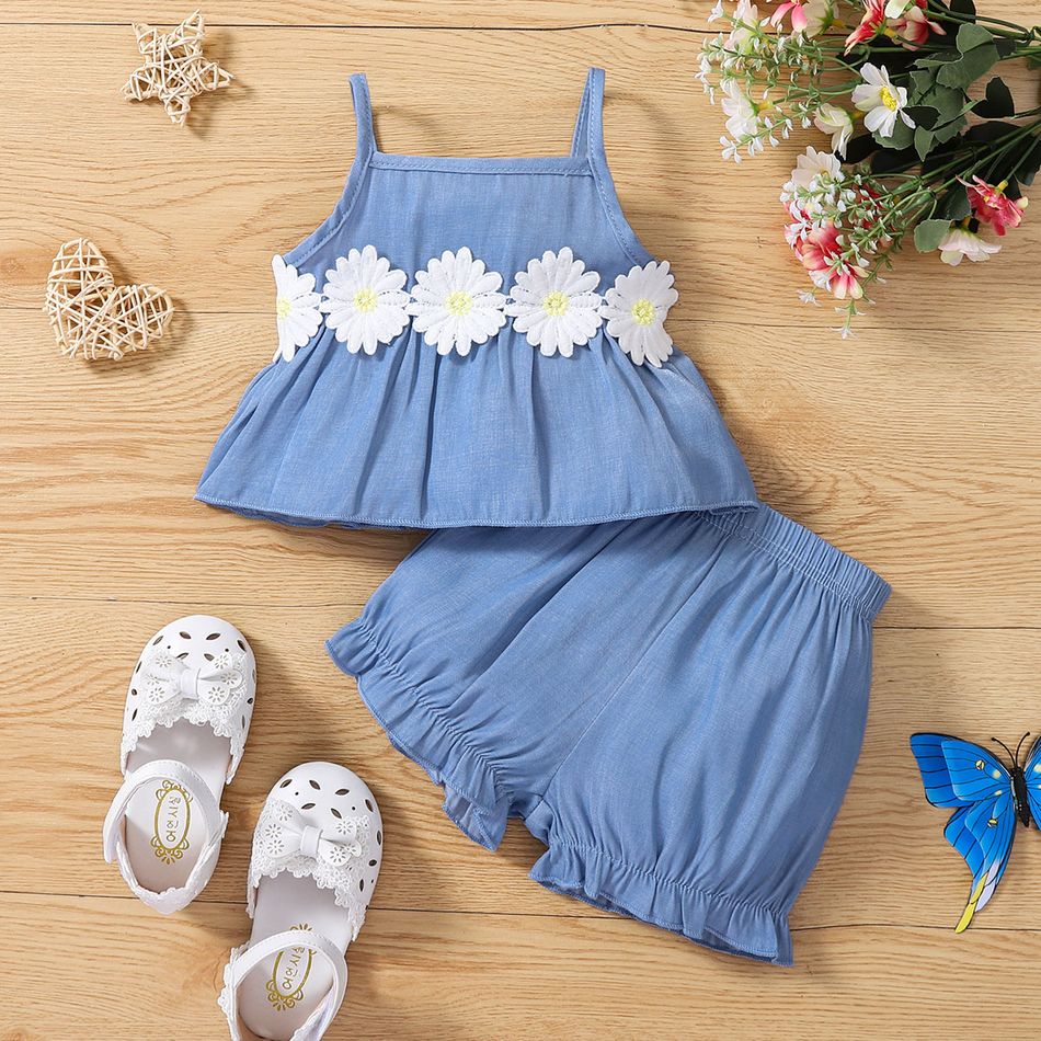 2pcs Baby Girl 3D Daisy Applique Design Blue Imitation Denim Spaghetti Strap Top and Shorts Set Light Blue