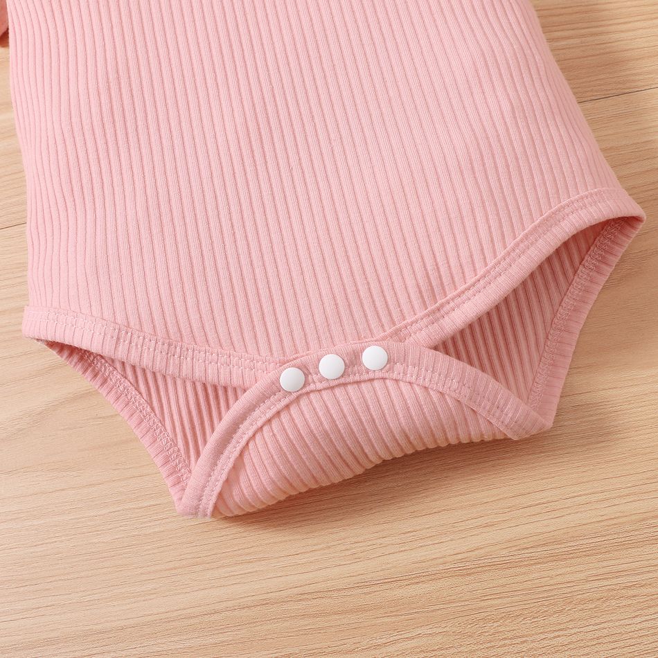 3pcs Baby Girl Solid Ribbed Short-sleeve Ruffle Romper and 100% Crepe Daisy Floral Print Bowknot Shorts with Headband Set Pink big image 5