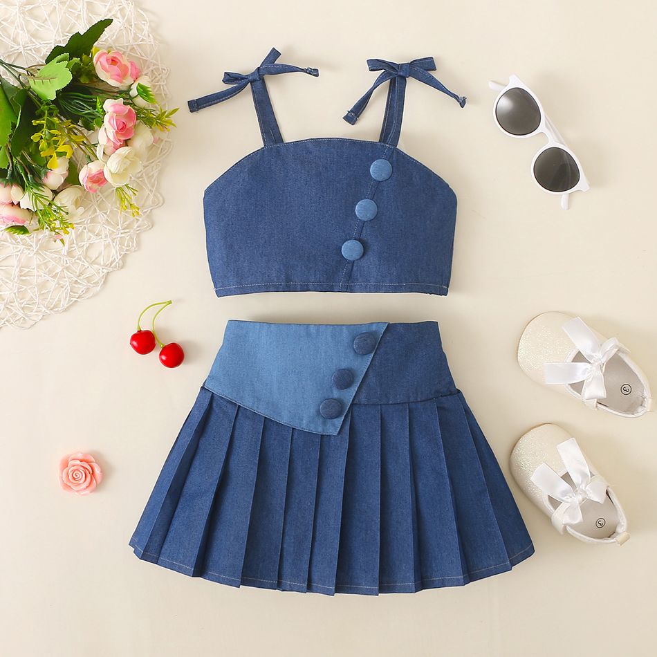 2pcs Baby Girl Button Front Imitation Denim Cami Top and Pleated Skirt Set Blue