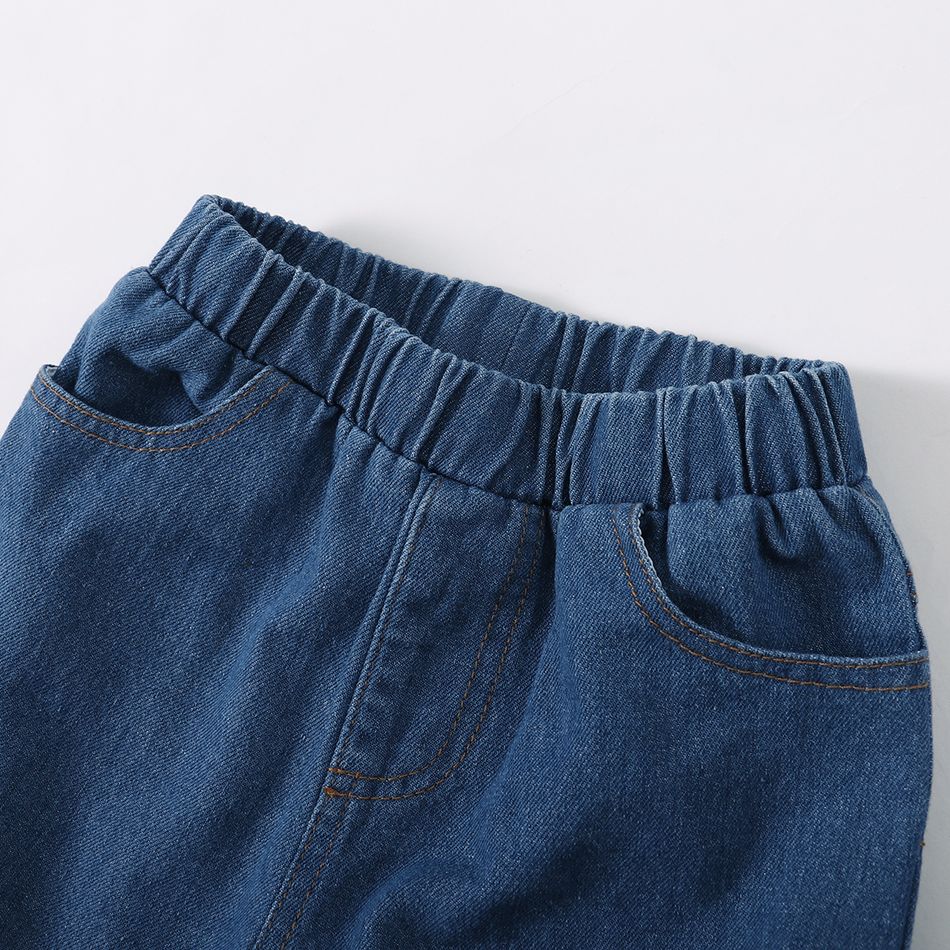 2pcs Toddler Boy Trendy Patchwork Ripped Denim Jeans and Letter Print Hoodie Sweatshirt Set Blue big image 6