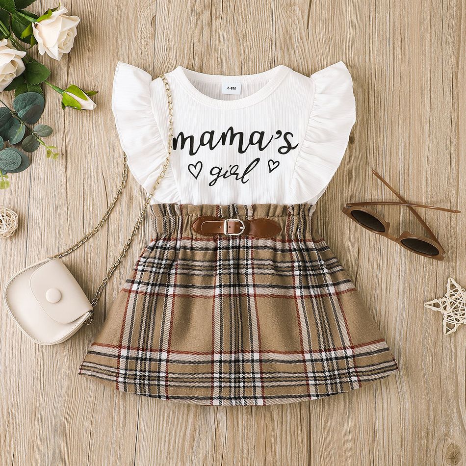 Baby-Buchstabendruck, geripptes, kariertes Kleid mit Rüschen und Spleißen weiß