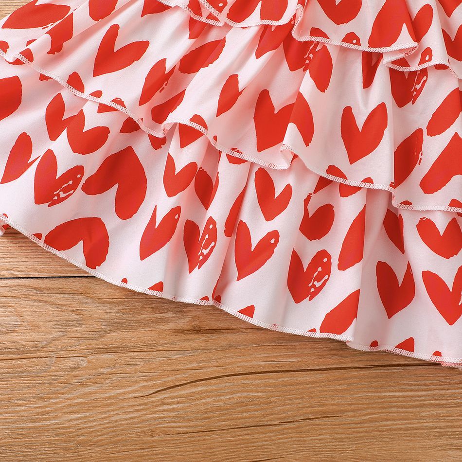 2 قطع طفلة في جميع أنحاء الأحمر الحب القلب طباعة السباغيتي حزام فستان الطبقات مع مجموعة عقال أحمر big image 4