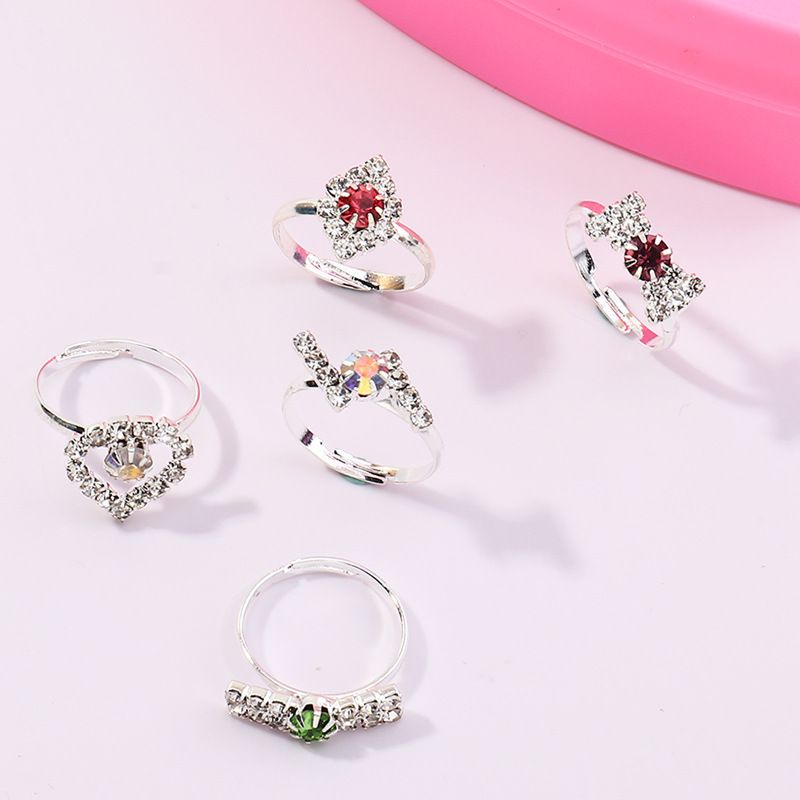 Conjuntos de 12 anéis de pedras preciosas de strass anéis de joias infantis com vitrine em formato de coração para meninas (padrão aleatório) Multicolorido big image 3