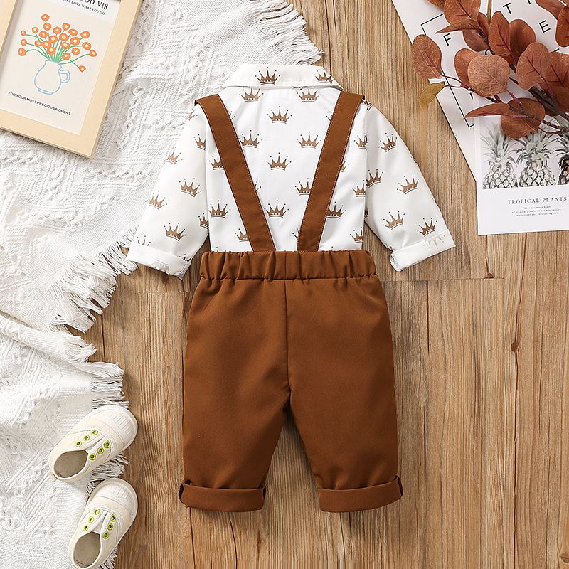 2pcs Baby Boy Bow Tie Decor Allover Crown Print Long-sleeve Shirt and Solid Suspender Pants Set Brown big image 2