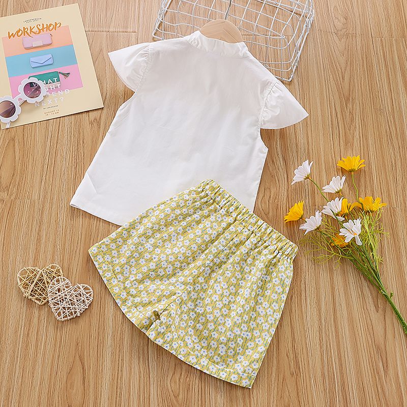 2pcs Toddler Girl Button Design Flutter-sleeve White Shirt and Floral Print Shorts Set Multi-color big image 2