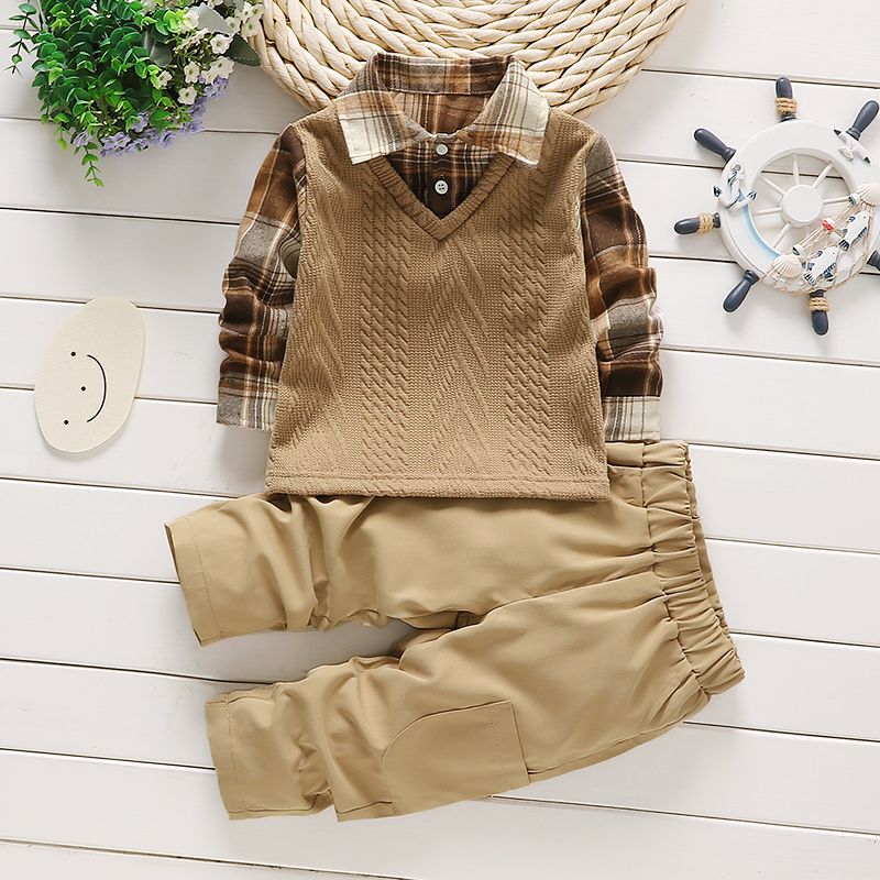 قطعتان من ملابس الأولاد الصغار بتصميم preppy المزيف بنمط منقوش وجيب بنطلون بتصميم جيب كاكي big image 1