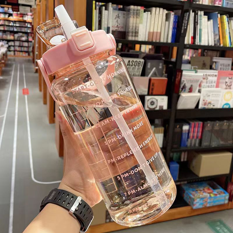 2000 ml motivierende Sportwasserflasche mit Zeitmarkierung Strohwasserbecher mit großem Fassungsvermögen für Fitness- und Outdoor-Enthusiasten rosa big image 4