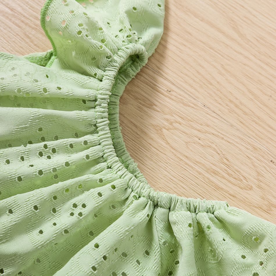 3pcs Baby Girl Flutter-sleeve Eyelet Crop Top and Allover Floral Print Shirred Ruffle Skirt with Headband Set Green big image 3