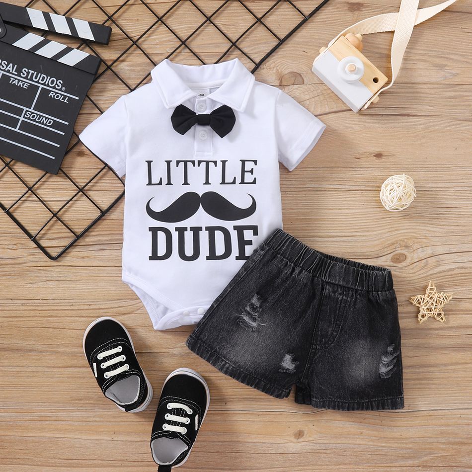 2pcs Baby Boy Bow Tie Decor Mustache & Letter Print Short-sleeve Romper and Ripped Denim Shorts Set Black