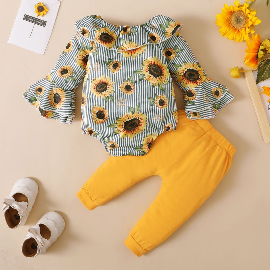 2pcs Baby Girl 95% Cotton Ripped Pants and Allover Sunflower Print Pinstriped Ruffle Trim Flare-sleeve Romper Set Yellow big image 3