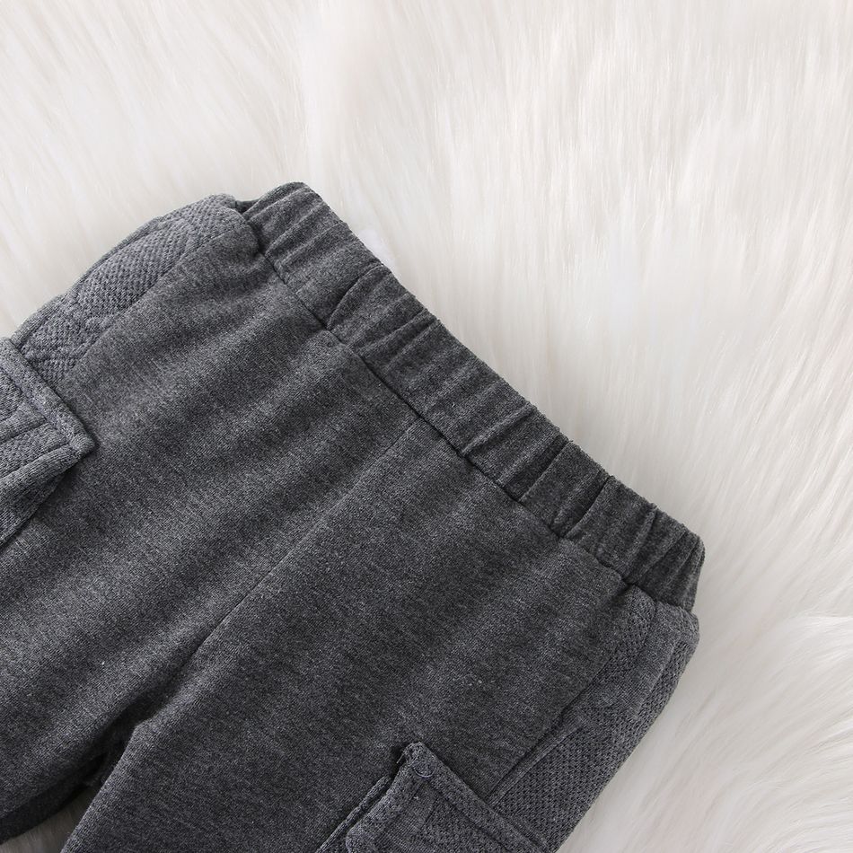 2pcs Baby Boy Dark Grey Textured Spliced Long-sleeve Sweatshirt and Sweatpants Set Dark Grey big image 8