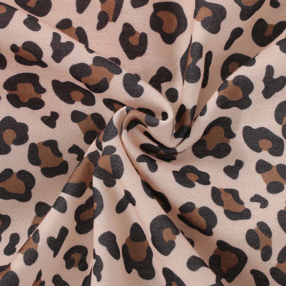 2pcs Toddler Girl Trendy Leopard Print Sweatshirt and Splice Pants Set Brown
