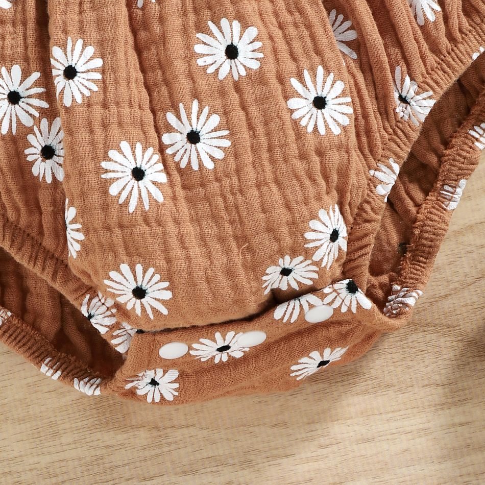 2pcs Baby Girl Allover Daisy Floral Print Off Shoulder Long-sleeve Shirred Crepe Romper with Headband Set dilutebrown big image 6